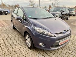 Grau Gebraucht 2012 Ford Fiesta Champions Edition Kleinwagen | 4.000 € (Fairer Preis)