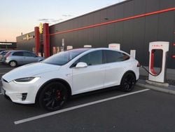 Weiß metallic Gebraucht 2016 Tesla Model X SUV | 94.999 €