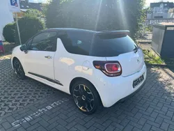 Weiß Gebraucht 2016 Citroën DS3 Sport Chic Kleinwagen | 5.999 € (Superpreis)