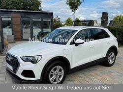 Weiß Gebraucht 2022 Audi Q3 Ambiente SUV | 25.875 € (Guter Preis)