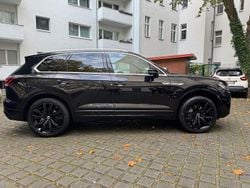 Schwarz Gebraucht 2018 VW Touareg R-line SUV | 32.100 € (Superpreis)