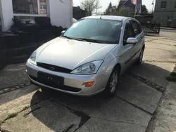 Grau Gebraucht 2000 Ford Focus Limousine | 2.900 € (Teuer)