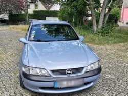 Blau Gebraucht 1998 Opel Vectra Limousine | 800 € (Guter Preis)