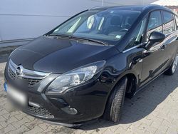 Schwarz Gebraucht 2016 Opel Zafira Tourer Van / Kleinbus | 15.150 €