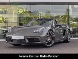 Aventuringrünmetallic Gebraucht 2025 Porsche 718 Boxster Chrono Cabrio | 91.900 €