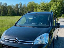 Schwarz Gebraucht 2017 Citroën Berlingo PureTech Van / Kleinbus | 12.500 € (Etwas zu teuer)