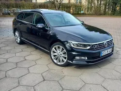 Schwarz Gebraucht 2017 VW Passat Highline Kombi | 21.450 €