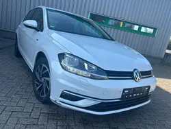Weiß Gebraucht 2018 VW Golf VII Join Limousine | 9.999 € (Guter Preis)
