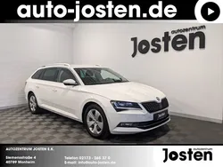 Weiß Gebraucht 2019 Skoda Superb Style Kombi | 20.880 € (Guter Preis)