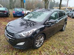 Schwarz Gebraucht 2015 Hyundai i30 Premium Limousine | 12.990 € (Fairer Preis)