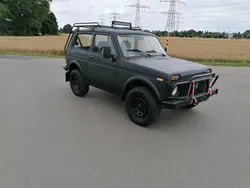 Schwarz Gebraucht 1997 Lada niva SUV | 5.499 €