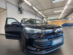Schwarz Gebraucht 2024 VW Tiguan SUV | 36.850 € (Fairer Preis)