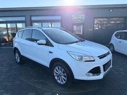 Frozen white Gebraucht 2015 Ford Kuga Titanium SUV | 9.999 € (Fairer Preis)