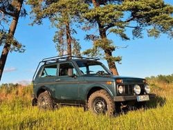 Grün Gebraucht 2010 Lada niva SUV | 4.300 € (Fairer Preis)