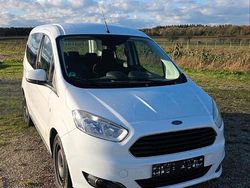Weiß Gebraucht 2016 Ford Tourneo Limousine | 4.600 € (Teuer)