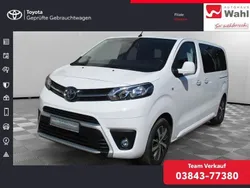 Icy white Gebraucht 2023 Toyota Proace Verso Team Kombi | 38.990 € (Fairer Preis)