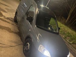 Grau Gebraucht 2005 Opel Combo Van / Kleinbus | 2.700 € (Teuer)