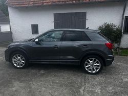 Grau Gebraucht 2024 Audi SQ2 Sport SUV | 37.900 € (Guter Preis)