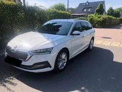 Weiß Gebraucht 2022 Skoda Octavia Kombi | 14.900 € (Guter Preis)