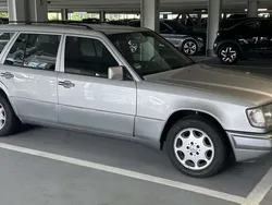 Silber Gebraucht 1995 Mercedes E280 Kombi | 9.400 €