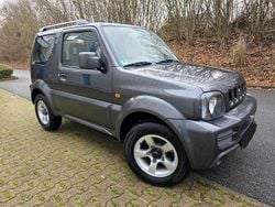 Grau Gebraucht 2010 Suzuki Jimny SUV | 9.950 € (Guter Preis)