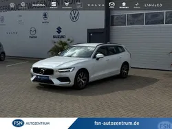 Weiß Gebraucht 2024 Volvo V60 Core Kombi | 36.990 € (Guter Preis)