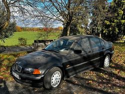 Schwarz Gebraucht 2000 BMW 320 Limousine | 650 € (Superpreis)