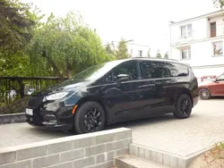 Schwarz Gebraucht 2021 Chrysler Pacifica SUV | 34.900 €