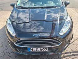 Schwarz Gebraucht 2015 Ford Fiesta Individual Kleinwagen | 7.850 € (Fairer Preis)