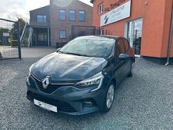Grau Gebraucht 2022 Renault Clio V Business Limousine | 13.990 € (Fairer Preis)