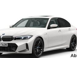 Weiß Gebraucht 2024 BMW 330e M Sport Limousine | 47.890 € (Etwas zu teuer)