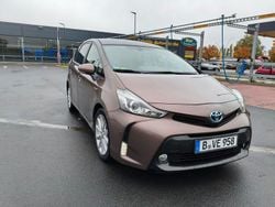 Braun Gebraucht 2016 Toyota Prius+ Comfort Van / Kleinbus | 17.500 € (Etwas zu teuer)