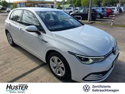 Pure white 4098 Gebraucht 2021 VW Golf VIII Life Limousine | 22.950 € (Etwas zu teuer)