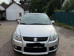 Silber Gebraucht 2007 Suzuki SX4 Club Limousine | 2.650 € (Fairer Preis)