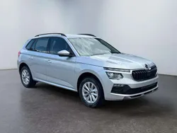 Brilliant silber Neu 2025 Skoda Kamiq Drive SUV | 27.090 € (Fairer Preis)