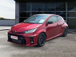 Karminarot metallic Gebraucht 2024 Toyota Yaris Basis Kleinwagen | 39.490 € (Guter Preis)