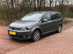 Grau Gebraucht 2014 VW Touran Van / Kleinbus | 9.000 €