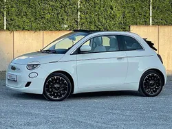 Iceweiß Gebraucht 2023 Fiat 500e La Prima Cabrio | 26.799 € (Etwas zu teuer)