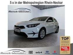 Weiss Gebraucht 2024 Kia Ceed Vision Limousine | 19.989 € (Fairer Preis)