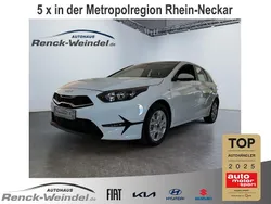 Weiss Gebraucht 2024 Kia Ceed Vision Limousine | 20.289 € (Fairer Preis)