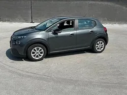 Grau Gebraucht 2017 Citroën C3 PureTech Kleinwagen | 4.900 € (Fairer Preis)