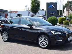 Schwarz (metallic) Gebraucht 2020 Seat Leon XCELLENCE Limousine | 18.790 € (Guter Preis)