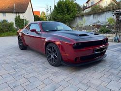 Rot Gebraucht 2017 Dodge Challenger Coupé | 33.000 € (Etwas zu teuer)