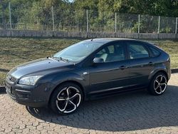 Grau Gebraucht 2007 Ford Focus Coupé | 1.000 € (Superpreis)