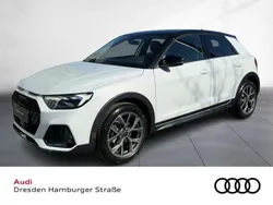 Gletscherweiß metallic mythoss Neu 2025 Audi A1 Kleinwagen | 35.464 € (Etwas zu teuer)