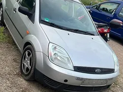 Silber Gebraucht 2005 Ford Fiesta Kleinwagen | 299 €