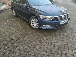 Blau Gebraucht 2016 VW Passat Highline Kombi | 12.100 € (Fairer Preis)