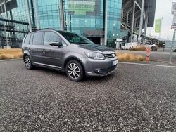 Grau Gebraucht 2012 VW Touran Van / Kleinbus | 4.990 € (Guter Preis)