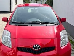 Rot Gebraucht 2011 Toyota Yaris Kleinwagen | 2.990 € (Guter Preis)