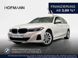 Mineralweiß metallic Gebraucht 2023 BMW 320 Shadowline Kombi | 34.343 € (Superpreis)